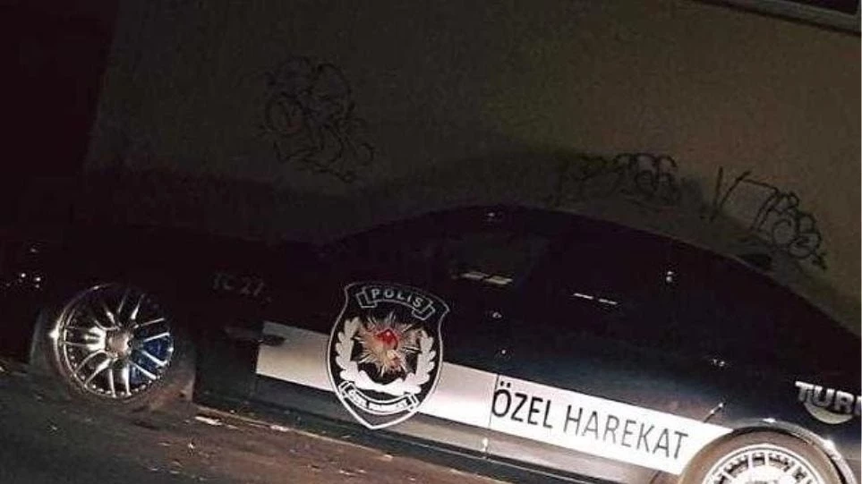 Περιπολικό της τουρκικής αστυνομίας «οργώνει» το Βερολίνο – Τι συμβαίνει;